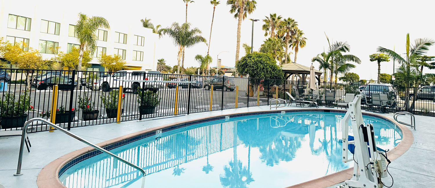 Outdoor Swimming Pool Ramada San Diego Airport