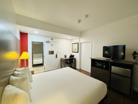 Ramada by Wyndham San Diego Airport - Guestroom 12