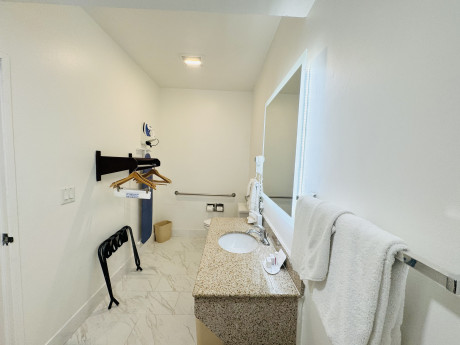 Bathroom With Amenities 2