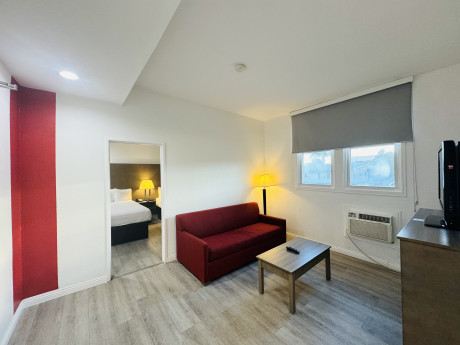 Guestroom With Amenities